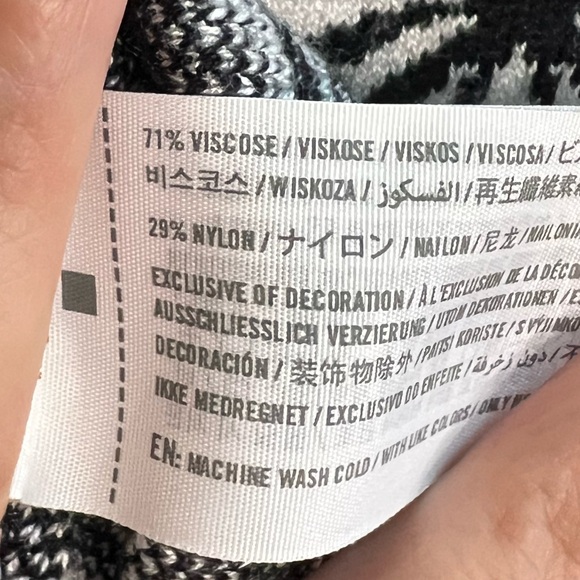 Abercrombie & Fitch Black and White Geometric Mini Dress - Picture 4 of 4